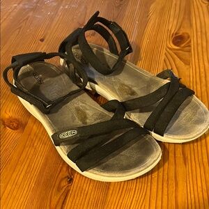 Keen Black Sandals for Outdoor Comfort